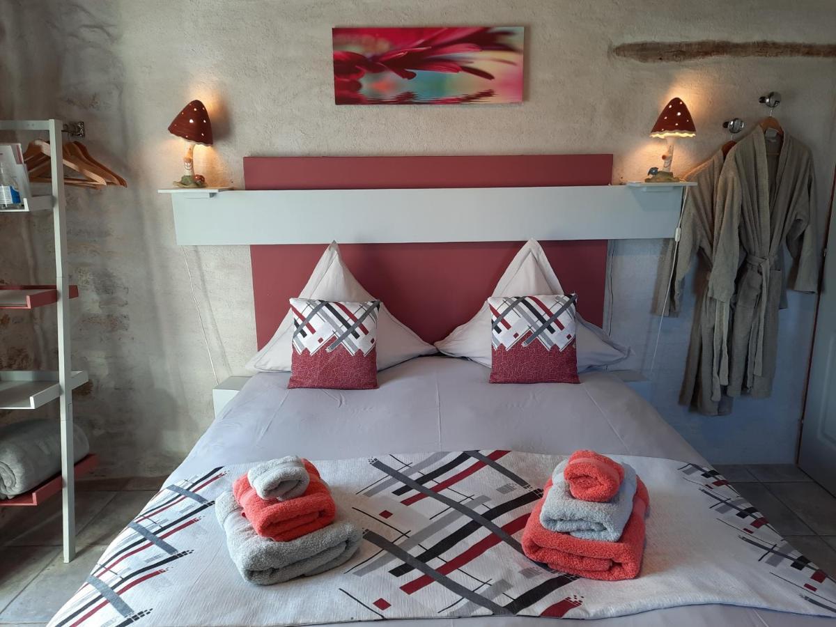 L'Echappee Tremoussante Bed and Breakfast Saint-Barthélemy-de-Vals Eksteriør billede