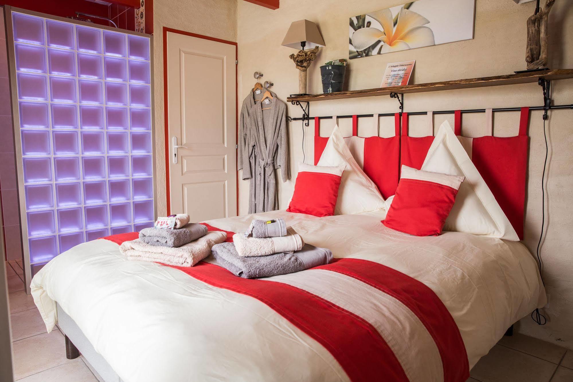 L'Echappee Tremoussante Bed and Breakfast Saint-Barthélemy-de-Vals Eksteriør billede